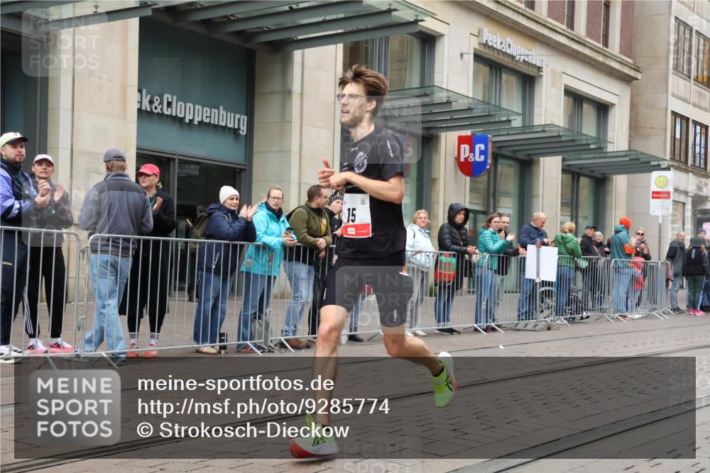 05.10.2025 - 20. swb-Marathon Bremen Strokosch-Dieckow http://msf.ph/oto/9285774 05.10.2025 12:10:27 Ziel 15, 15 meine-sportfotos.de