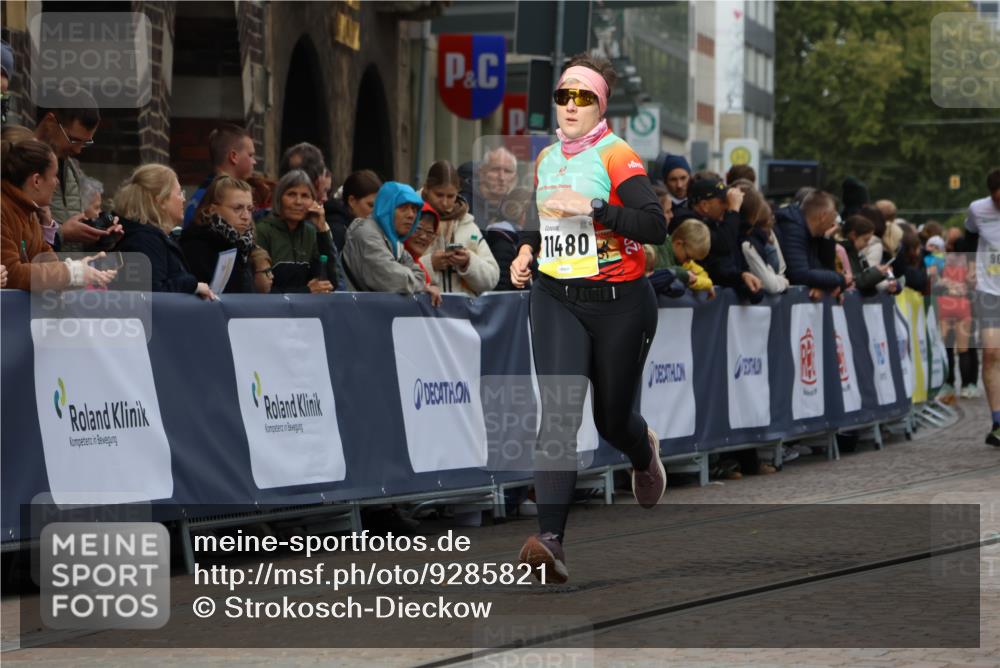 05.10.2025 - 20. swb-Marathon Bremen Strokosch-Dieckow http://msf.ph/oto/9285821 05.10.2025 11:18:43 Ziel 11480 meine-sportfotos.de