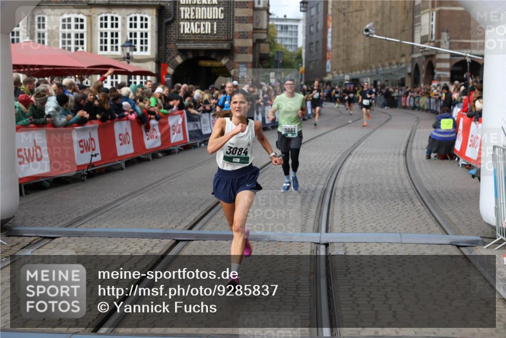 05.10.2025 - 20. swb-Marathon Bremen Yannick Fuchs http://msf.ph/oto/9285837 05.10.2025 13:03:58 Ziel 506, 1105, 3061, 3084 meine-sportfotos.de