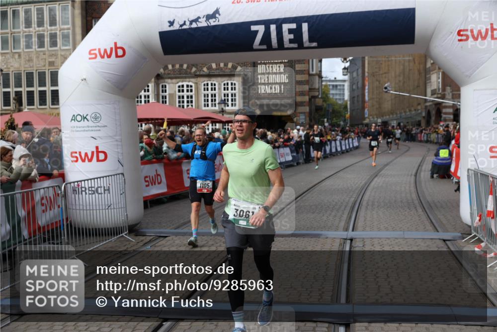 05.10.2025 - 20. swb-Marathon Bremen Yannick Fuchs http://msf.ph/oto/9285963 05.10.2025 13:04:01 Ziel 506, 1105, 3061, 3084, 5786 meine-sportfotos.de