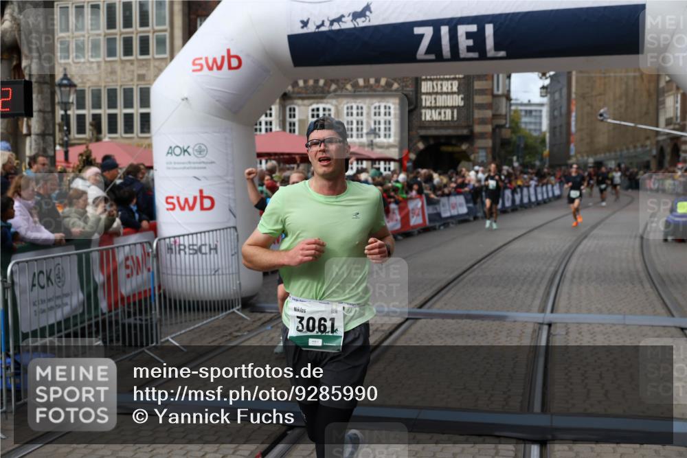 05.10.2025 - 20. swb-Marathon Bremen Yannick Fuchs http://msf.ph/oto/9285990 05.10.2025 13:04:01 Ziel 506, 1105, 3061, 3084, 5786 meine-sportfotos.de