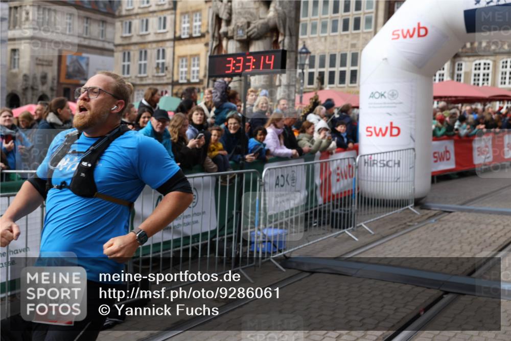 05.10.2025 - 20. swb-Marathon Bremen Yannick Fuchs http://msf.ph/oto/9286061 05.10.2025 13:04:03 Ziel 1105, 3061, 3084, 4215, 5786 meine-sportfotos.de