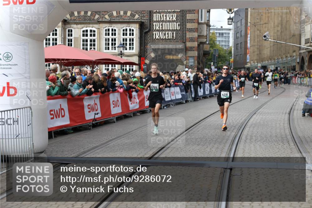 05.10.2025 - 20. swb-Marathon Bremen Yannick Fuchs http://msf.ph/oto/9286072 05.10.2025 13:04:04 Ziel 1105, 3061, 3084, 4215, 5786 meine-sportfotos.de