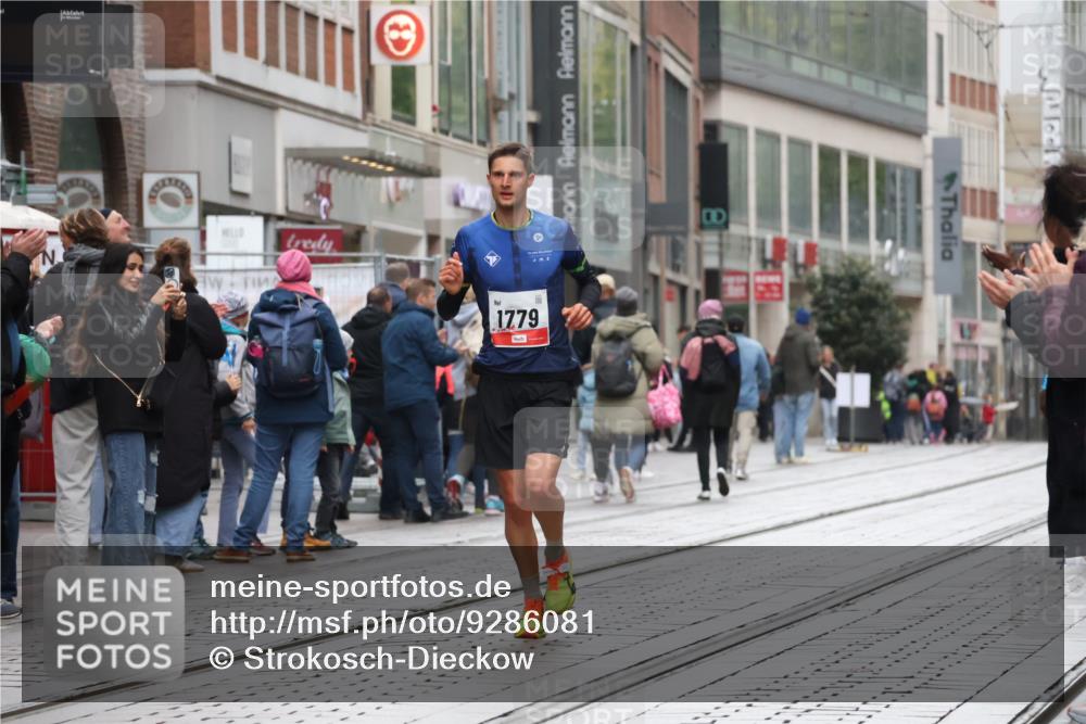05.10.2025 - 20. swb-Marathon Bremen Strokosch-Dieckow http://msf.ph/oto/9286081 05.10.2025 12:13:49 Ziel 1779, 1779 meine-sportfotos.de