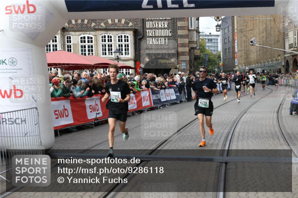 05.10.2025 - 20. swb-Marathon Bremen Yannick Fuchs http://msf.ph/oto/9286118 05.10.2025 13:04:05 Ziel 1105, 3061, 4215, 5786 meine-sportfotos.de