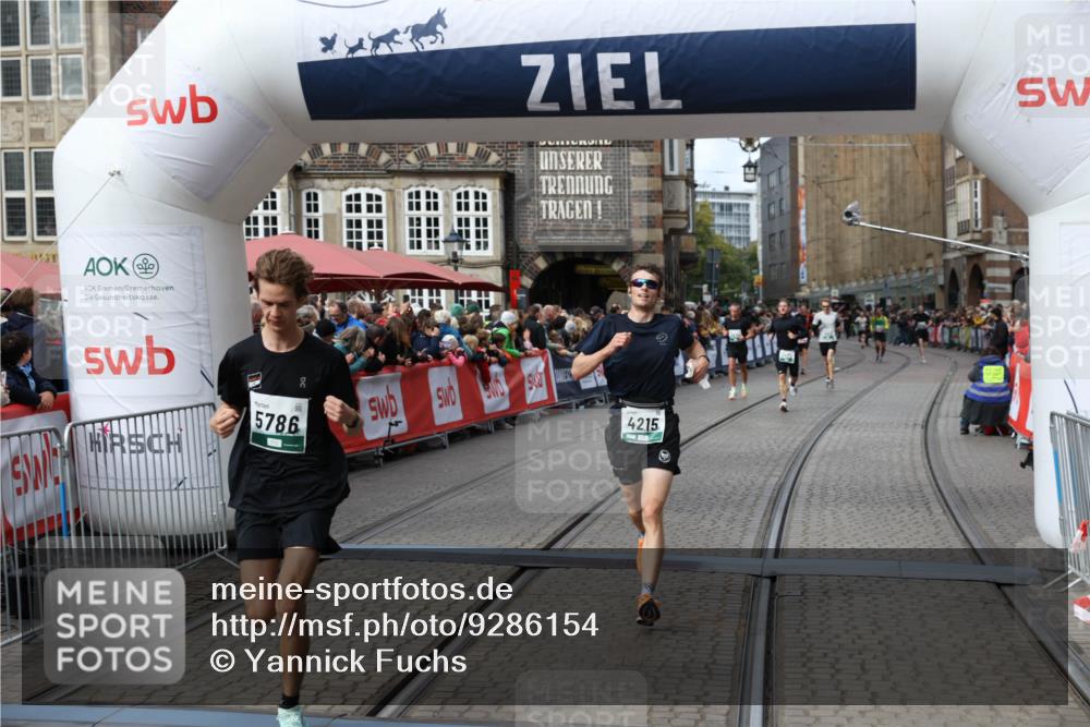 05.10.2025 - 20. swb-Marathon Bremen Yannick Fuchs http://msf.ph/oto/9286154 05.10.2025 13:04:06 Ziel 1105, 3061, 4215, 5786 meine-sportfotos.de