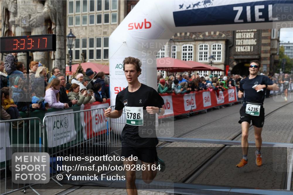 05.10.2025 - 20. swb-Marathon Bremen Yannick Fuchs http://msf.ph/oto/9286164 05.10.2025 13:04:06 Ziel 1105, 3061, 4215, 5786 meine-sportfotos.de