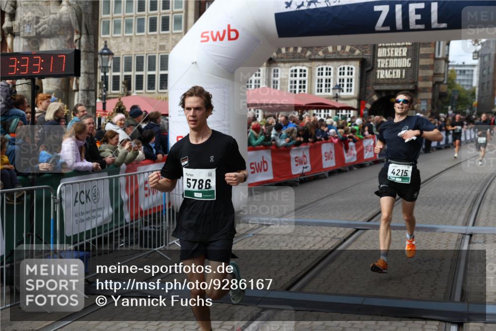 05.10.2025 - 20. swb-Marathon Bremen Yannick Fuchs http://msf.ph/oto/9286167 05.10.2025 13:04:06 Ziel 1105, 3061, 4215, 5786 meine-sportfotos.de