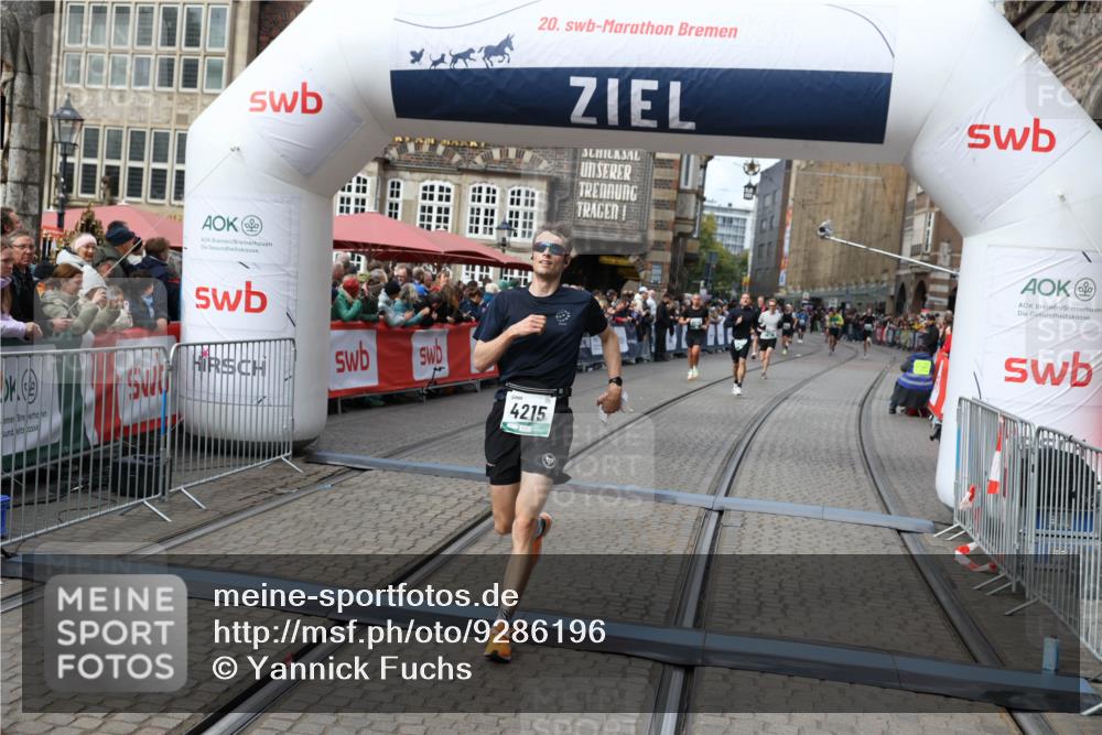 05.10.2025 - 20. swb-Marathon Bremen Yannick Fuchs http://msf.ph/oto/9286196 05.10.2025 13:04:07 Ziel 1105, 2472, 4215, 5786, 7070 meine-sportfotos.de