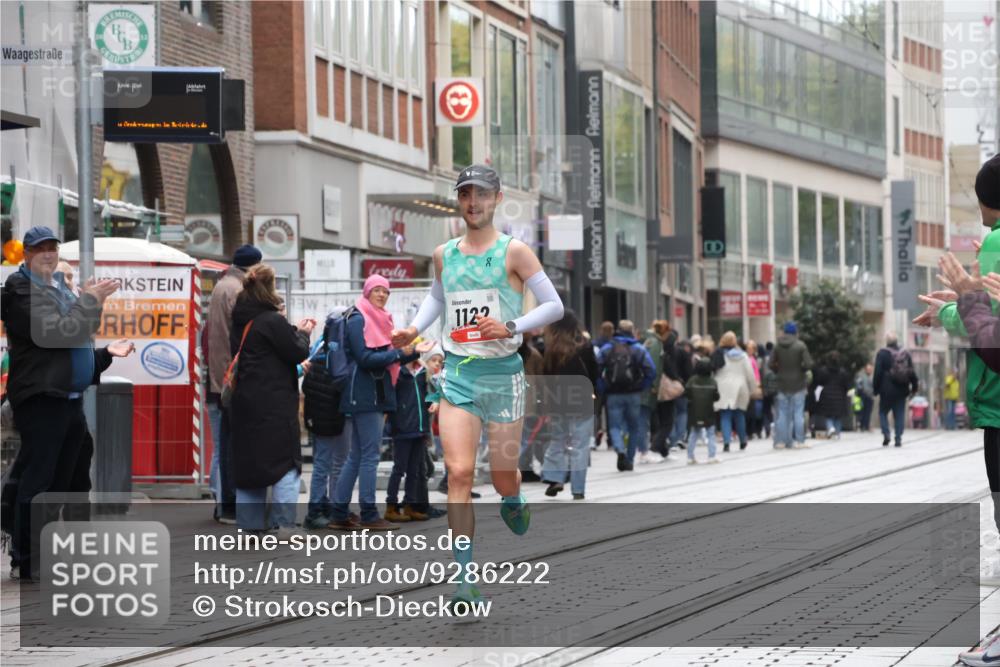 05.10.2025 - 20. swb-Marathon Bremen Strokosch-Dieckow http://msf.ph/oto/9286222 05.10.2025 12:14:24 Ziel 1122, 1122 meine-sportfotos.de
