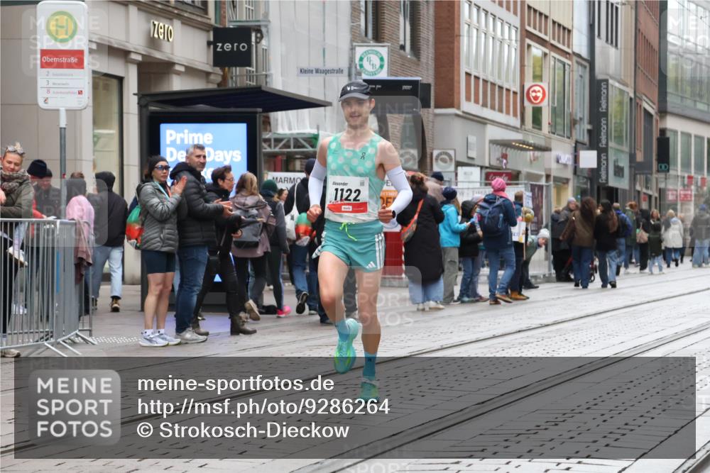 05.10.2025 - 20. swb-Marathon Bremen Strokosch-Dieckow http://msf.ph/oto/9286264 05.10.2025 12:14:26 Ziel 1122, 1122 meine-sportfotos.de