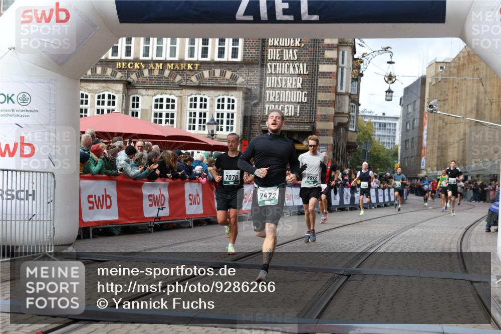 05.10.2025 - 20. swb-Marathon Bremen Yannick Fuchs http://msf.ph/oto/9286266 05.10.2025 13:04:10 Ziel 1652, 2472, 4215, 5786, 7070, 8013 meine-sportfotos.de