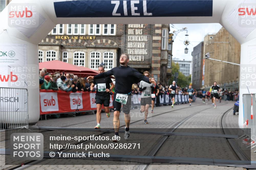 05.10.2025 - 20. swb-Marathon Bremen Yannick Fuchs http://msf.ph/oto/9286271 05.10.2025 13:04:10 Ziel 1652, 2472, 4215, 5786, 7070, 8013 meine-sportfotos.de