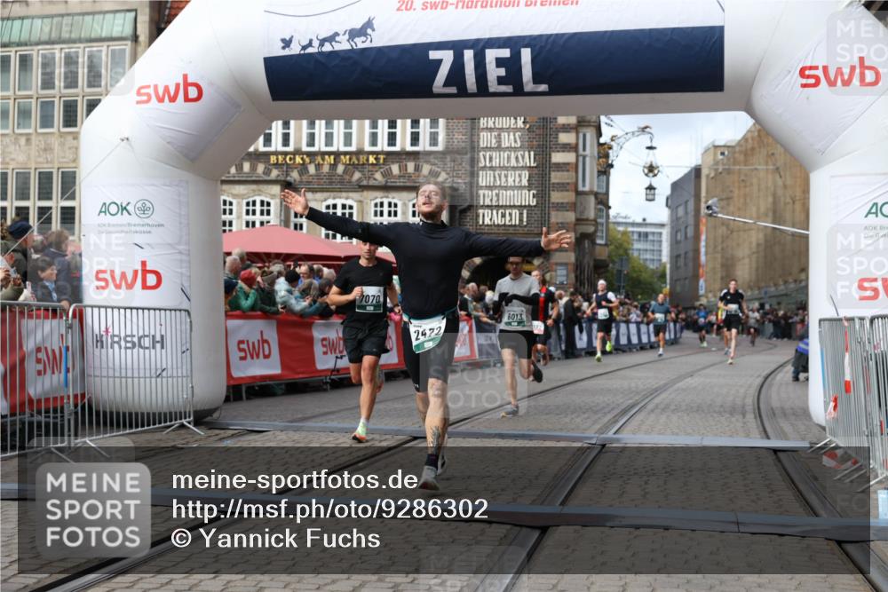 05.10.2025 - 20. swb-Marathon Bremen Yannick Fuchs http://msf.ph/oto/9286302 05.10.2025 13:04:11 Ziel 1652, 2472, 4215, 5786, 7070, 8013 meine-sportfotos.de