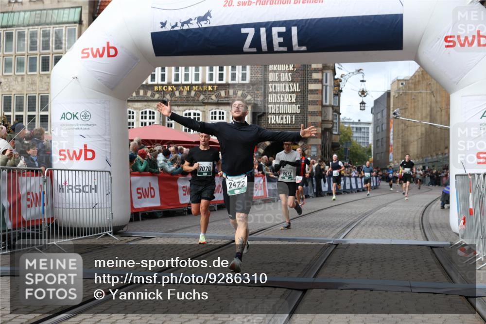 05.10.2025 - 20. swb-Marathon Bremen Yannick Fuchs http://msf.ph/oto/9286310 05.10.2025 13:04:11 Ziel 1652, 2472, 4215, 5786, 7070, 8013 meine-sportfotos.de