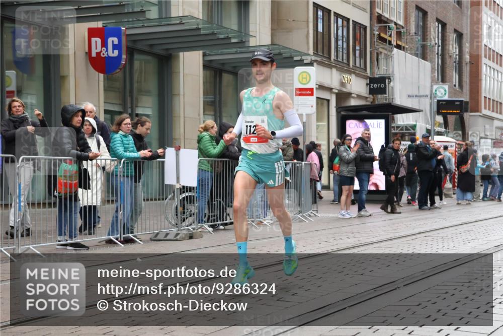05.10.2025 - 20. swb-Marathon Bremen Strokosch-Dieckow http://msf.ph/oto/9286324 05.10.2025 12:14:28 Ziel 1122, 1122 meine-sportfotos.de