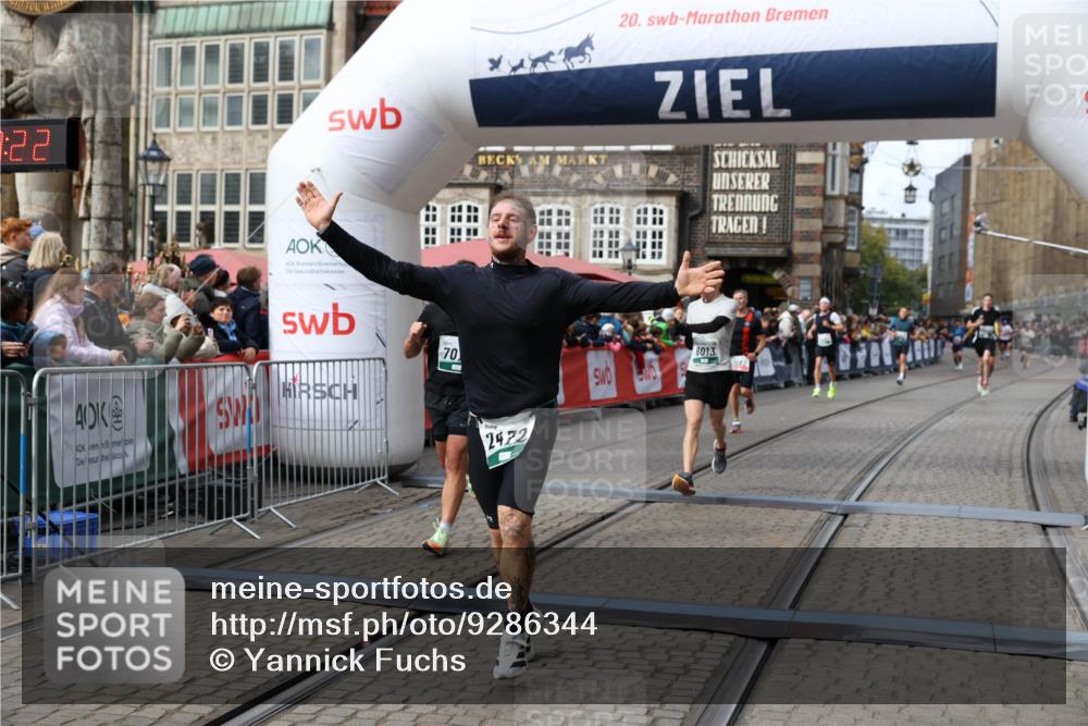 05.10.2025 - 20. swb-Marathon Bremen Yannick Fuchs http://msf.ph/oto/9286344 05.10.2025 13:04:11 Ziel 1652, 2472, 4215, 5786, 7070, 8013 meine-sportfotos.de