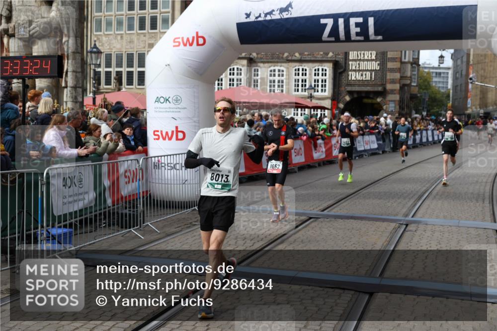 05.10.2025 - 20. swb-Marathon Bremen Yannick Fuchs http://msf.ph/oto/9286434 05.10.2025 13:04:13 Ziel 1652, 2472, 2482, 2656, 7070, 8013 meine-sportfotos.de