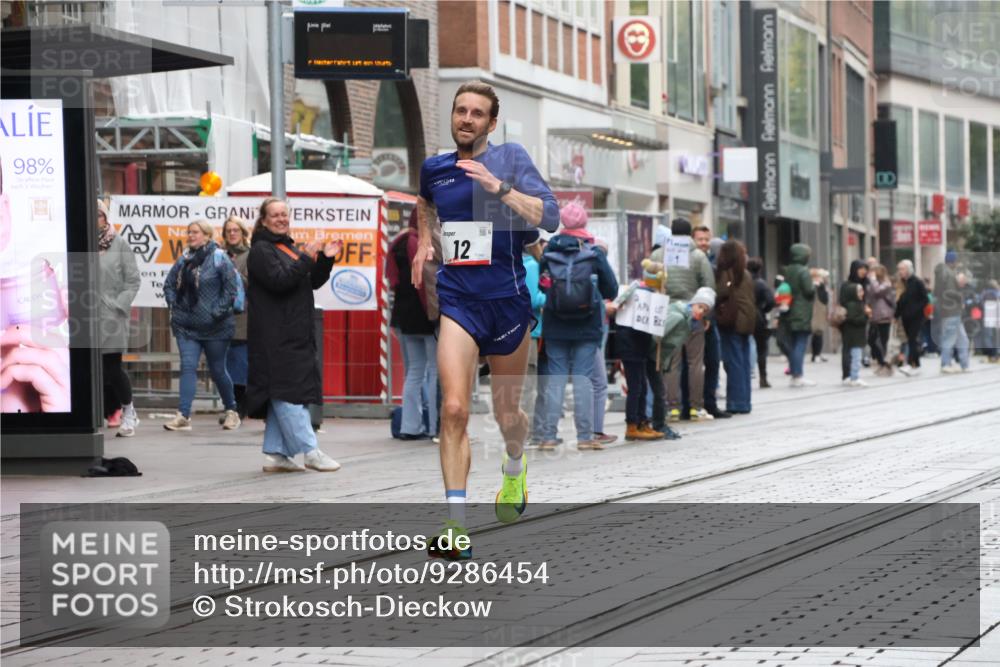 05.10.2025 - 20. swb-Marathon Bremen Strokosch-Dieckow http://msf.ph/oto/9286454 05.10.2025 12:15:22 Ziel 12, 12 meine-sportfotos.de