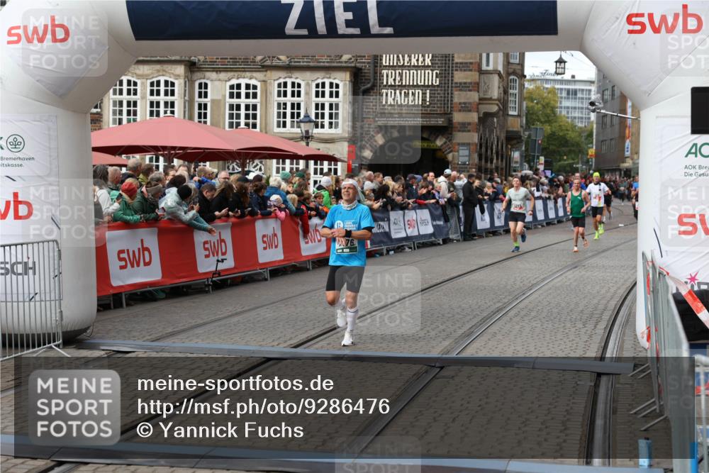05.10.2025 - 20. swb-Marathon Bremen Yannick Fuchs http://msf.ph/oto/9286476 05.10.2025 13:04:43 Ziel 1763, 5656, 7176 meine-sportfotos.de