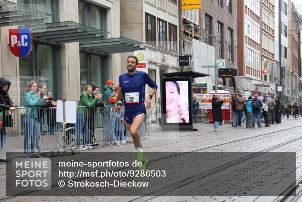 05.10.2025 - 20. swb-Marathon Bremen Strokosch-Dieckow http://msf.ph/oto/9286503 05.10.2025 12:15:25 Ziel 12, 12 meine-sportfotos.de