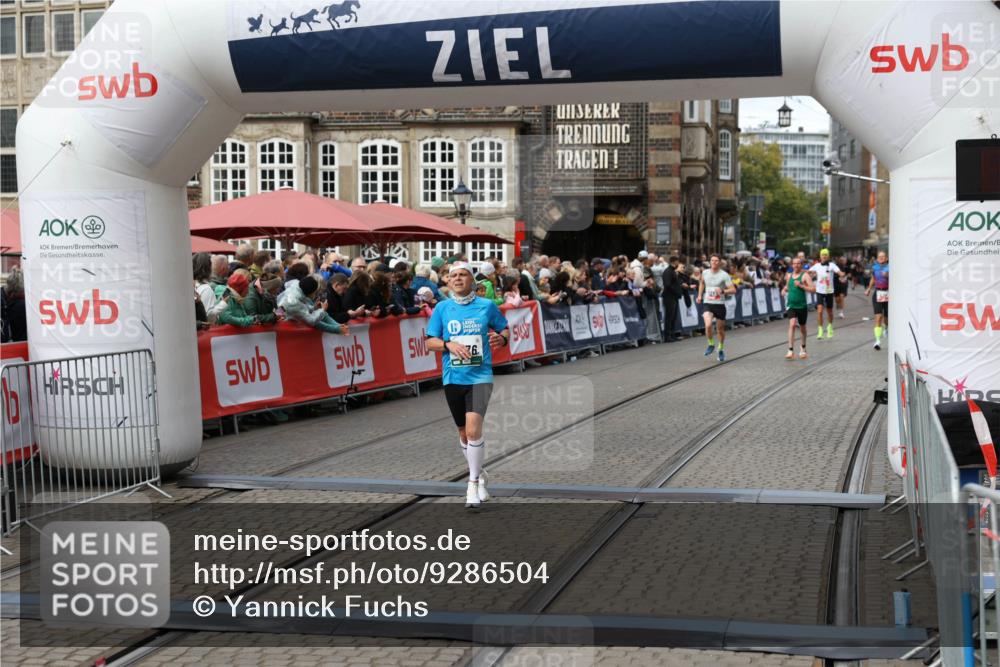 05.10.2025 - 20. swb-Marathon Bremen Yannick Fuchs http://msf.ph/oto/9286504 05.10.2025 13:04:44 Ziel 1763, 5656, 7176 meine-sportfotos.de