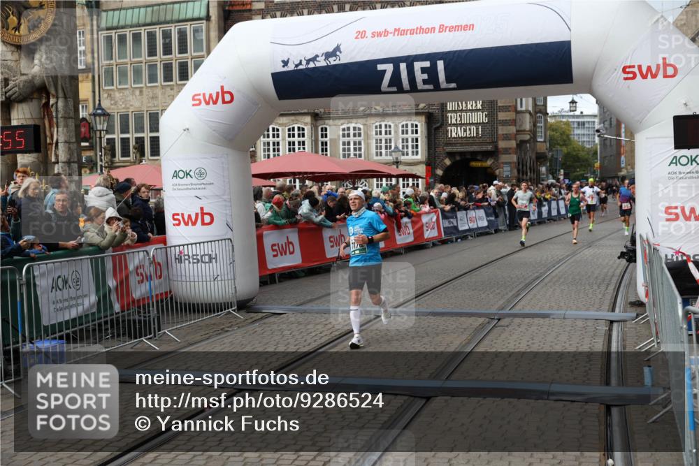 05.10.2025 - 20. swb-Marathon Bremen Yannick Fuchs http://msf.ph/oto/9286524 05.10.2025 13:04:44 Ziel 1763, 5656, 7176 meine-sportfotos.de