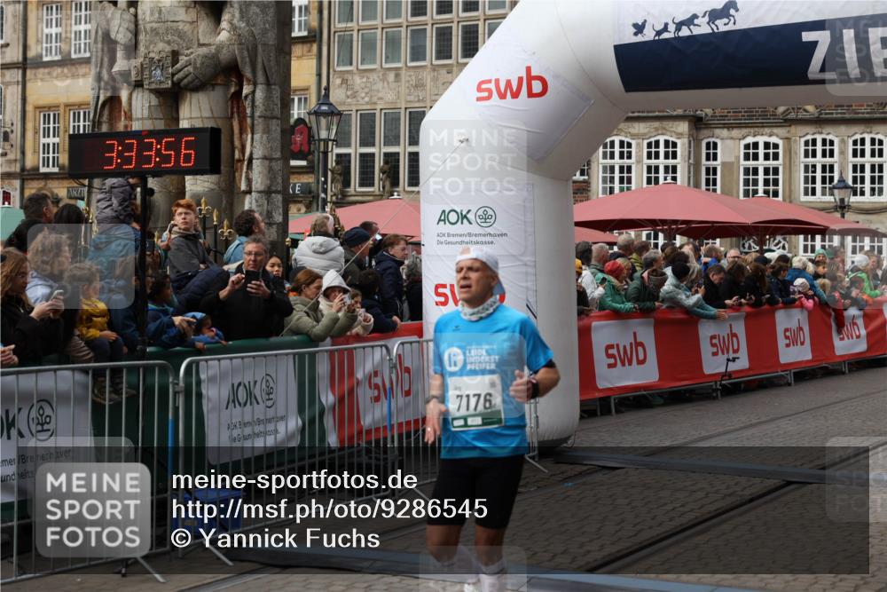05.10.2025 - 20. swb-Marathon Bremen Yannick Fuchs http://msf.ph/oto/9286545 05.10.2025 13:04:45 Ziel 1265, 4966, 5656, 7176 meine-sportfotos.de