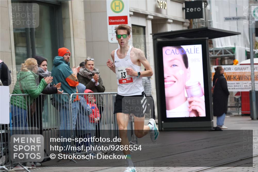 05.10.2025 - 20. swb-Marathon Bremen Strokosch-Dieckow http://msf.ph/oto/9286554 05.10.2025 12:15:48 Ziel 13, 13 meine-sportfotos.de