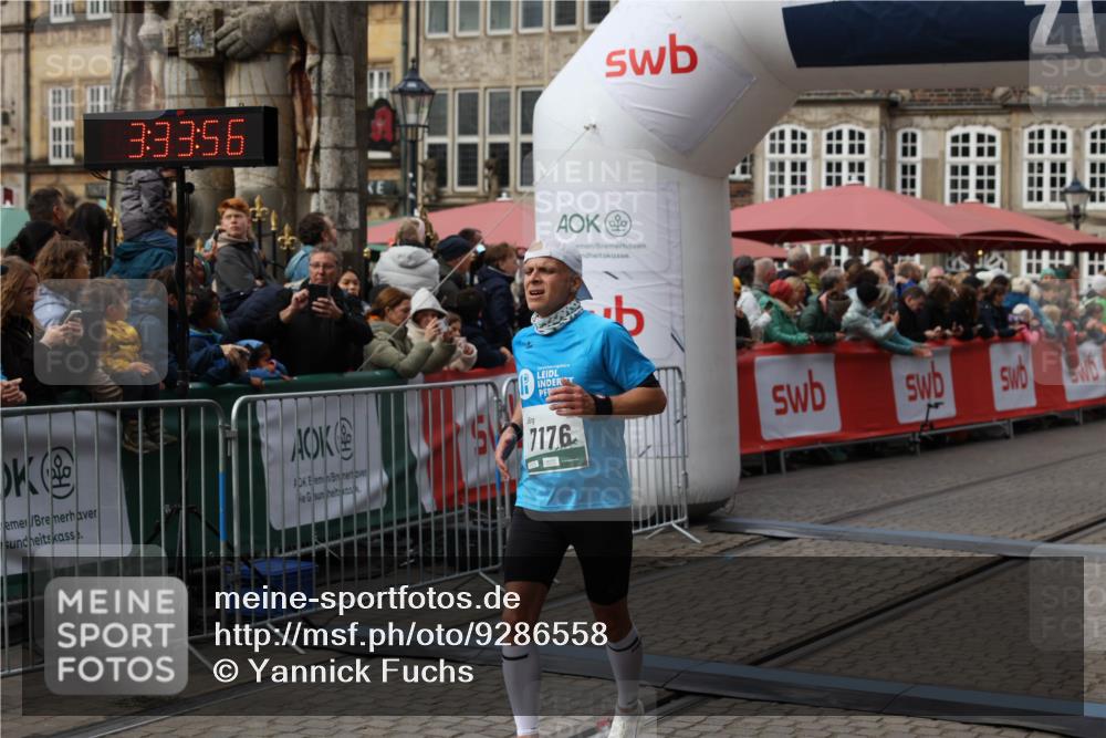 05.10.2025 - 20. swb-Marathon Bremen Yannick Fuchs http://msf.ph/oto/9286558 05.10.2025 13:04:46 Ziel 577, 1265, 4966, 7176 meine-sportfotos.de