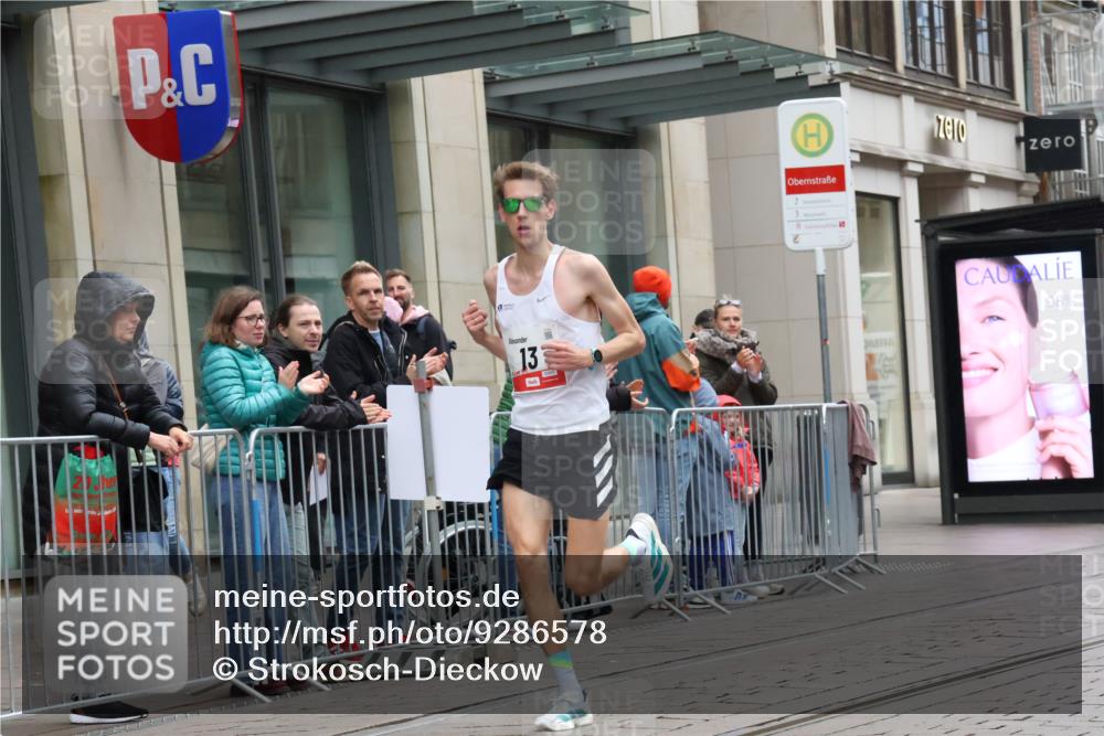 05.10.2025 - 20. swb-Marathon Bremen Strokosch-Dieckow http://msf.ph/oto/9286578 05.10.2025 12:15:49 Ziel 13, 13 meine-sportfotos.de