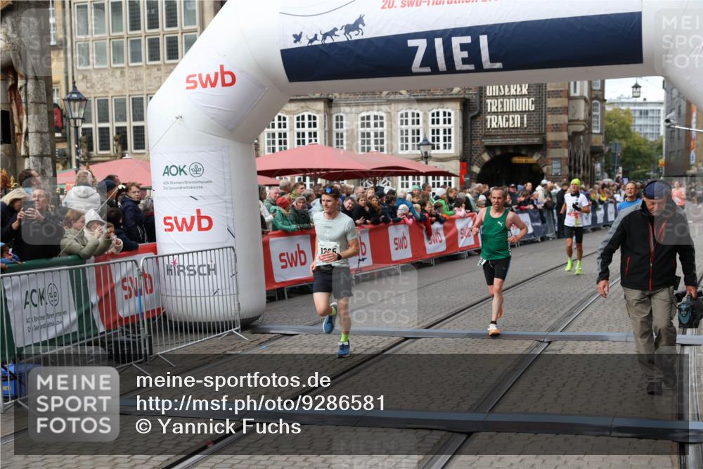 05.10.2025 - 20. swb-Marathon Bremen Yannick Fuchs http://msf.ph/oto/9286581 05.10.2025 13:04:48 Ziel 109, 577, 1265, 4966, 7176 meine-sportfotos.de