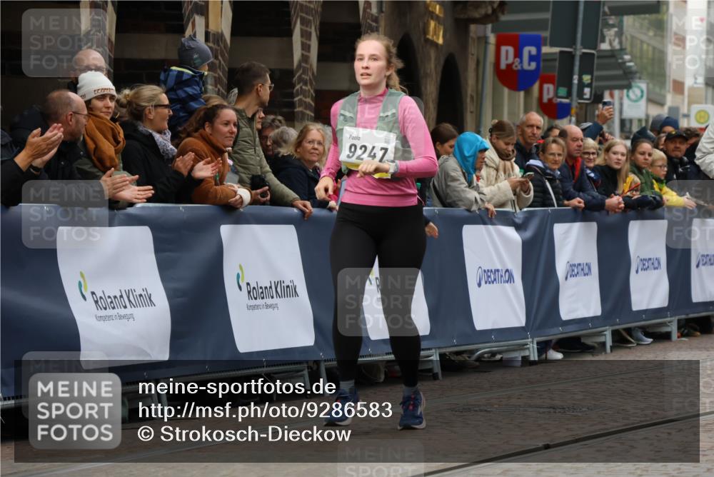 05.10.2025 - 20. swb-Marathon Bremen Strokosch-Dieckow http://msf.ph/oto/9286583 05.10.2025 11:19:11 Ziel 9247, 10488 meine-sportfotos.de