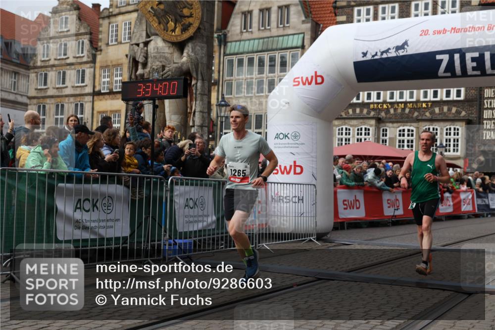 05.10.2025 - 20. swb-Marathon Bremen Yannick Fuchs http://msf.ph/oto/9286603 05.10.2025 13:04:49 Ziel 109, 577, 1265, 4966, 7176 meine-sportfotos.de