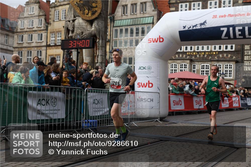 05.10.2025 - 20. swb-Marathon Bremen Yannick Fuchs http://msf.ph/oto/9286610 05.10.2025 13:04:49 Ziel 109, 577, 1265, 4966, 7176 meine-sportfotos.de
