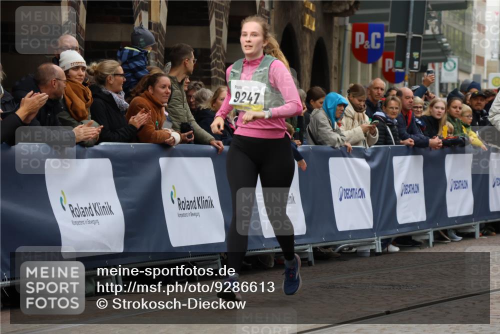 05.10.2025 - 20. swb-Marathon Bremen Strokosch-Dieckow http://msf.ph/oto/9286613 05.10.2025 11:19:11 Ziel 9247, 10488 meine-sportfotos.de