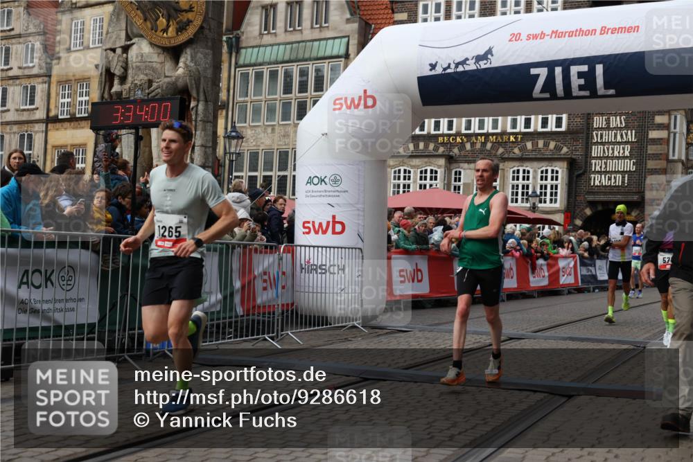 05.10.2025 - 20. swb-Marathon Bremen Yannick Fuchs http://msf.ph/oto/9286618 05.10.2025 13:04:50 Ziel 109, 577, 1265, 4966, 7176 meine-sportfotos.de