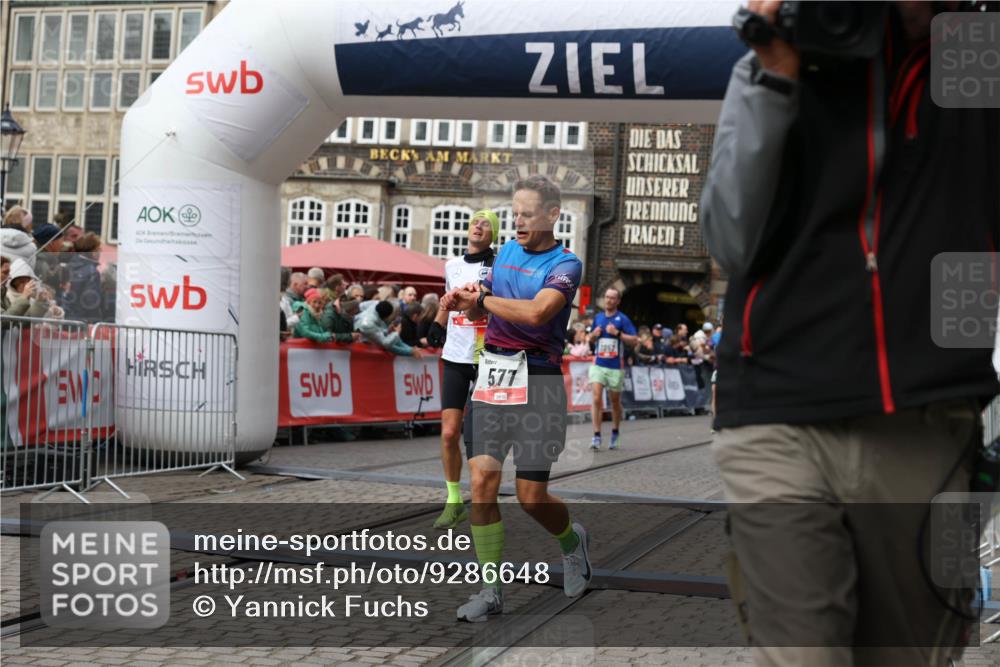 05.10.2025 - 20. swb-Marathon Bremen Yannick Fuchs http://msf.ph/oto/9286648 05.10.2025 13:04:52 Ziel 109, 577, 1265, 2057, 4966, 6463 meine-sportfotos.de