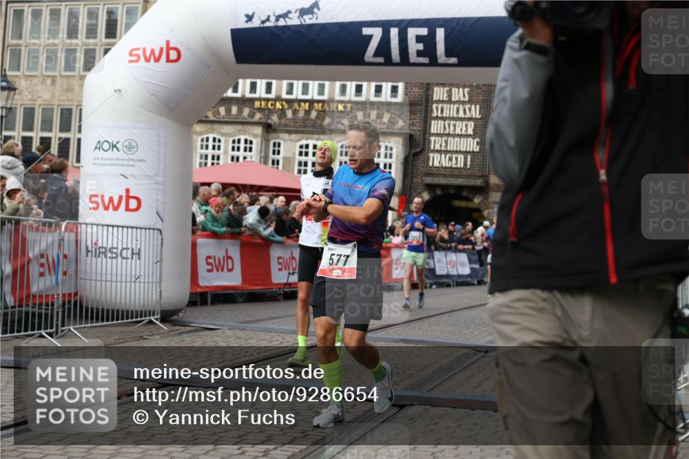 05.10.2025 - 20. swb-Marathon Bremen Yannick Fuchs http://msf.ph/oto/9286654 05.10.2025 13:04:52 Ziel 109, 577, 1265, 2057, 4966, 6463 meine-sportfotos.de