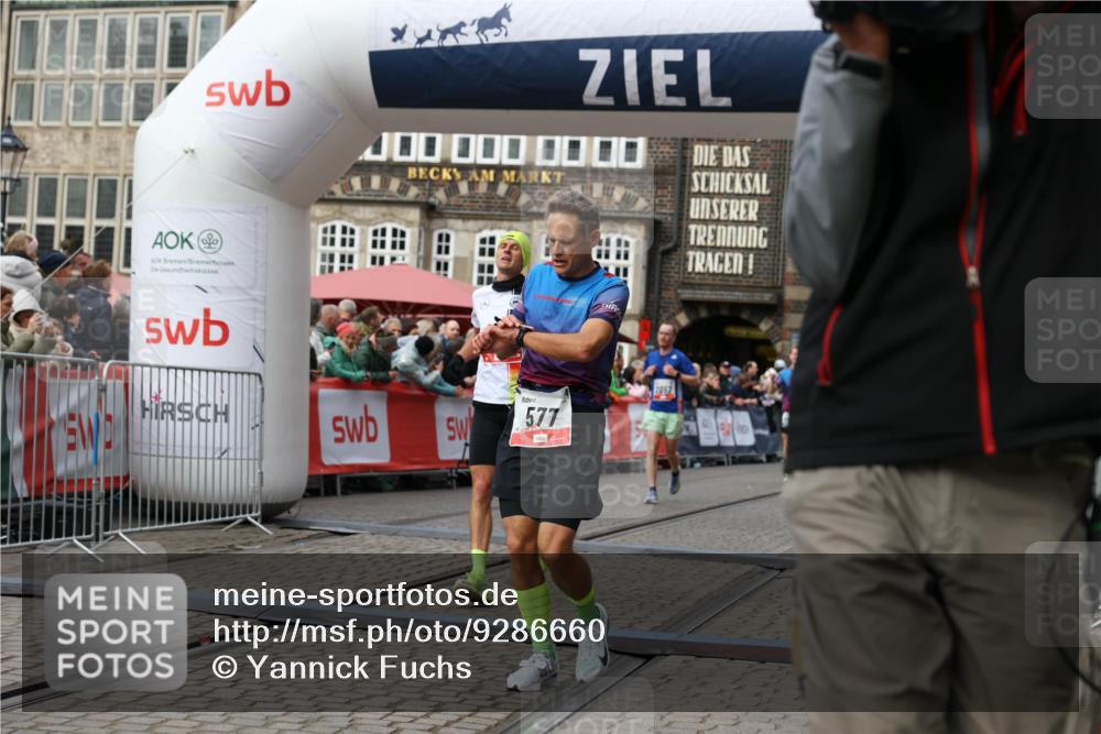 05.10.2025 - 20. swb-Marathon Bremen Yannick Fuchs http://msf.ph/oto/9286660 05.10.2025 13:04:52 Ziel 109, 577, 1265, 2057, 4966, 6463 meine-sportfotos.de