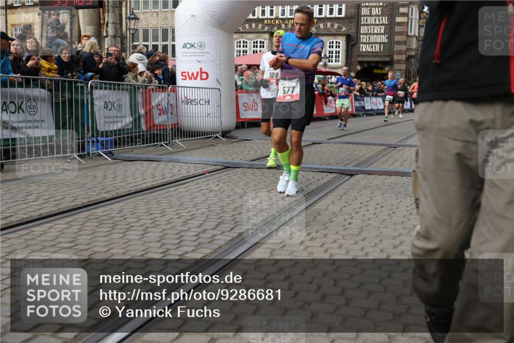 05.10.2025 - 20. swb-Marathon Bremen Yannick Fuchs http://msf.ph/oto/9286681 05.10.2025 13:04:52 Ziel 109, 577, 1265, 2057, 4966, 6463 meine-sportfotos.de