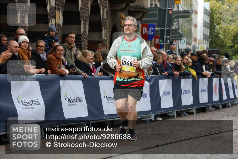 05.10.2025 - 20. swb-Marathon Bremen Strokosch-Dieckow http://msf.ph/oto/9286688 05.10.2025 11:19:13 Ziel 9247, 10488 meine-sportfotos.de