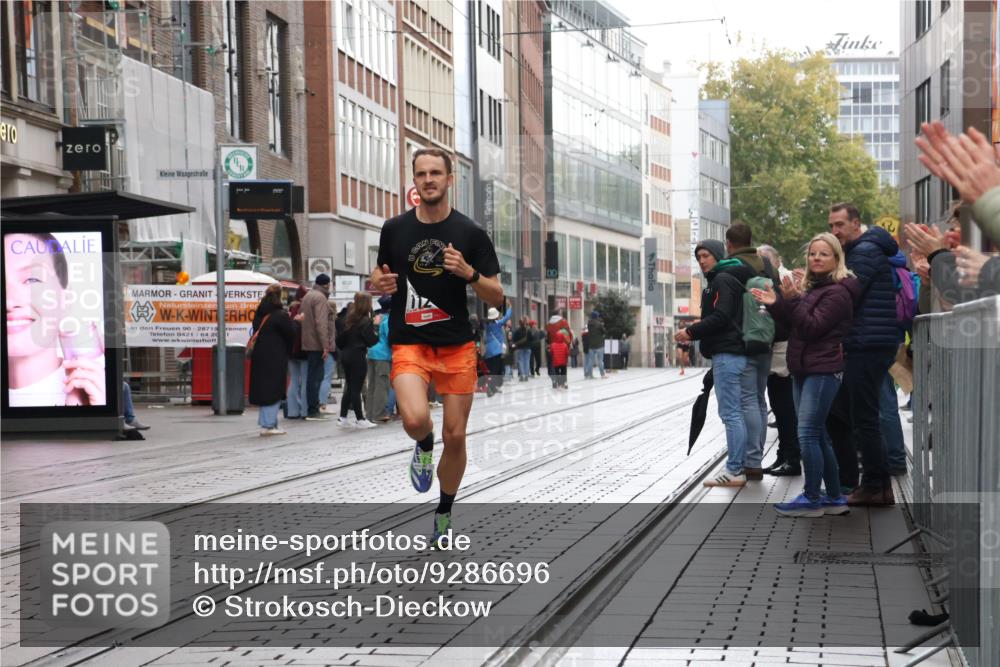 05.10.2025 - 20. swb-Marathon Bremen Strokosch-Dieckow http://msf.ph/oto/9286696 05.10.2025 12:17:18 Ziel 404, 1124, 1739, 404, 1124, 1739 meine-sportfotos.de