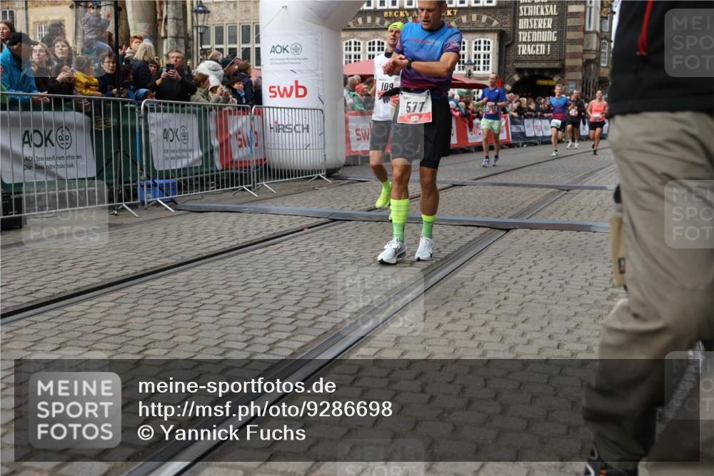 05.10.2025 - 20. swb-Marathon Bremen Yannick Fuchs http://msf.ph/oto/9286698 05.10.2025 13:04:52 Ziel 109, 577, 1265, 2057, 4966, 6463 meine-sportfotos.de