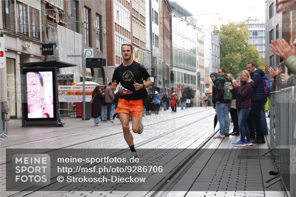 05.10.2025 - 20. swb-Marathon Bremen Strokosch-Dieckow http://msf.ph/oto/9286706 05.10.2025 12:17:18 Ziel 404, 1124, 1739, 404, 1124, 1739 meine-sportfotos.de