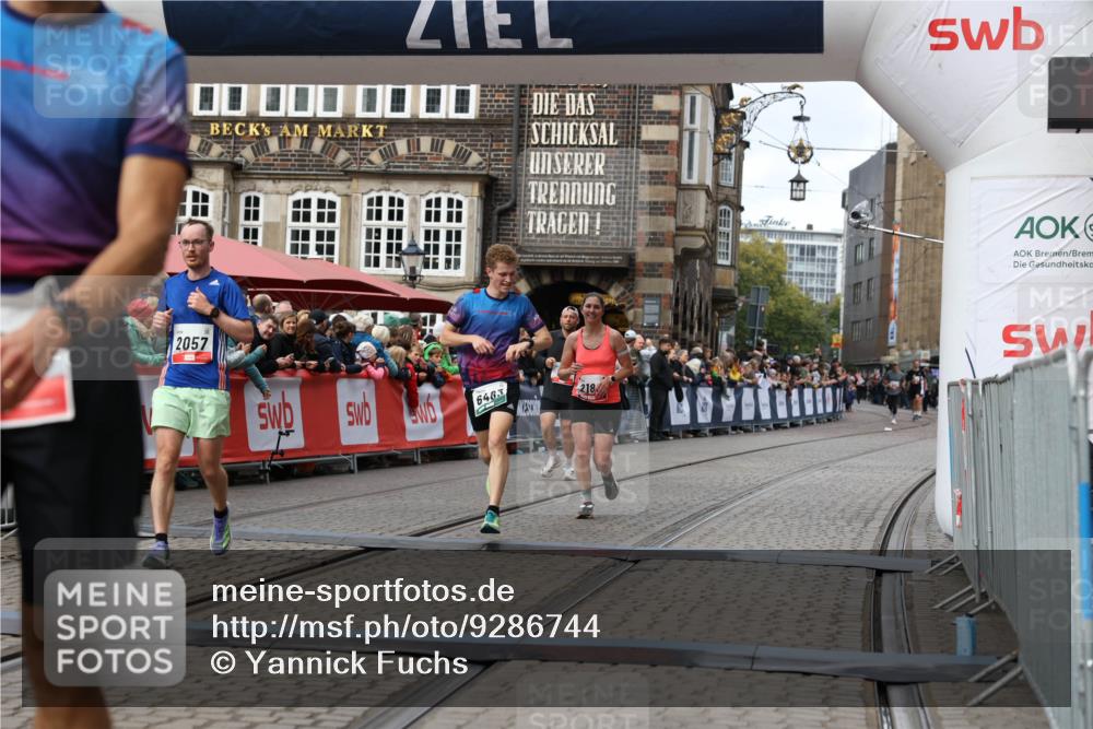 05.10.2025 - 20. swb-Marathon Bremen Yannick Fuchs http://msf.ph/oto/9286744 05.10.2025 13:04:55 Ziel 109, 577, 819, 1265, 2057, 2188, 4966, 6463 meine-sportfotos.de