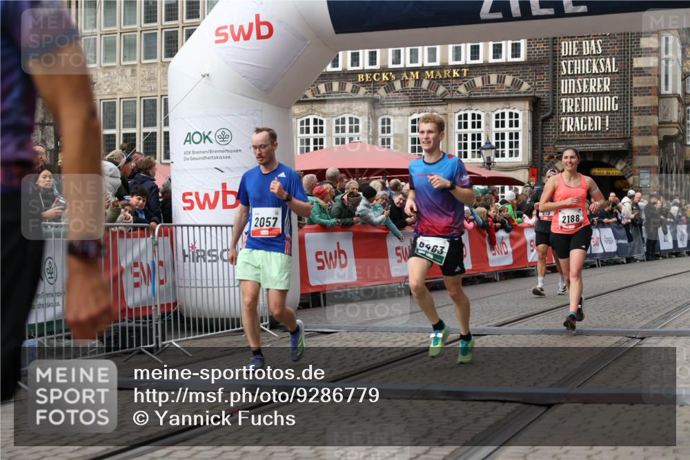 05.10.2025 - 20. swb-Marathon Bremen Yannick Fuchs http://msf.ph/oto/9286779 05.10.2025 13:04:56 Ziel 109, 577, 819, 2057, 2188, 6463 meine-sportfotos.de
