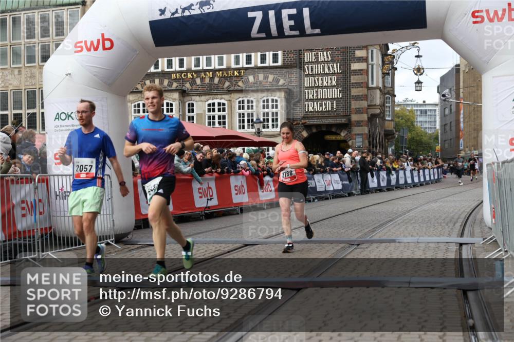 05.10.2025 - 20. swb-Marathon Bremen Yannick Fuchs http://msf.ph/oto/9286794 05.10.2025 13:04:56 Ziel 109, 577, 819, 2057, 2188, 6463 meine-sportfotos.de