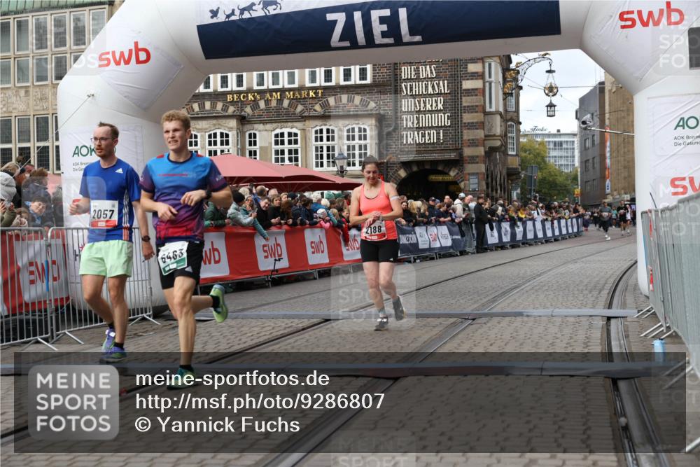 05.10.2025 - 20. swb-Marathon Bremen Yannick Fuchs http://msf.ph/oto/9286807 05.10.2025 13:04:56 Ziel 109, 577, 819, 2057, 2188, 6463 meine-sportfotos.de
