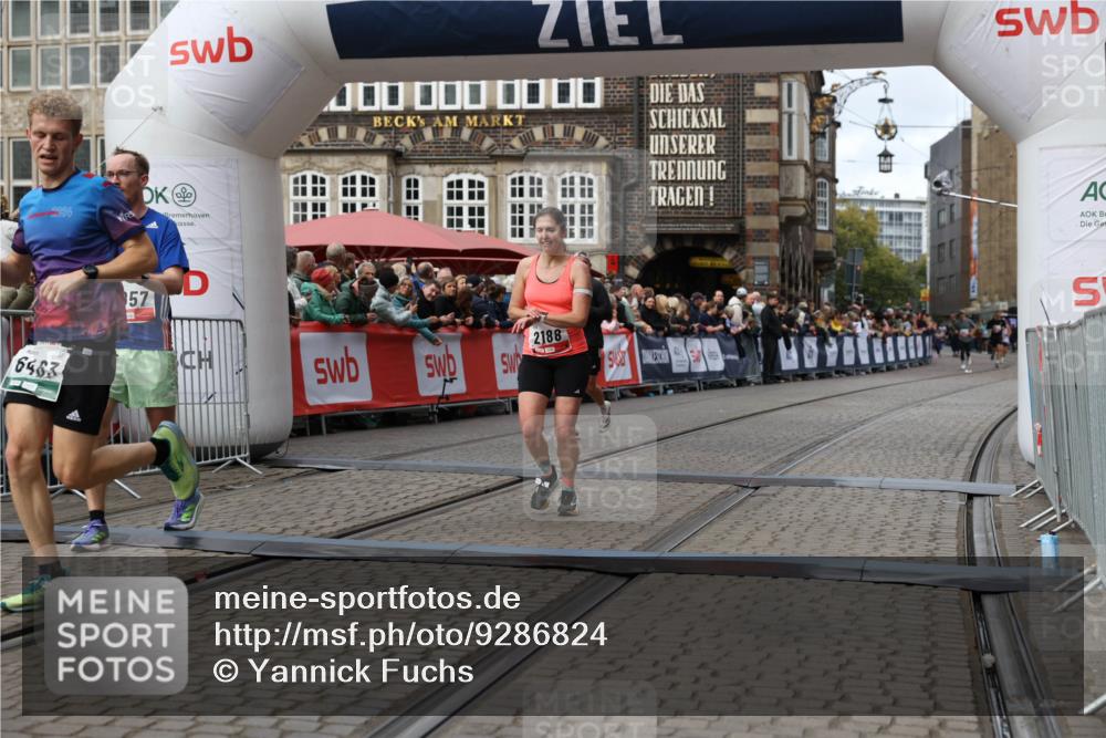 05.10.2025 - 20. swb-Marathon Bremen Yannick Fuchs http://msf.ph/oto/9286824 05.10.2025 13:04:56 Ziel 109, 577, 819, 2057, 2188, 6463 meine-sportfotos.de